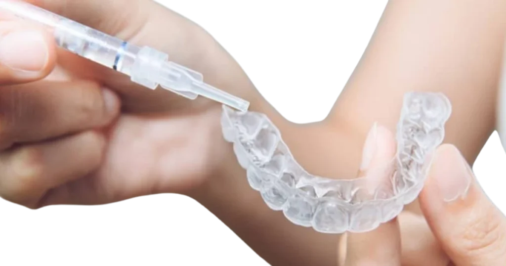 Moldeira personalizada confeccionada para clareamento dental caseiro supervisionado realizado por Dra. Letícia Aguiar em São Paulo e Santo Andre 
