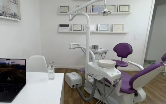 Sala de atendimento odontológico Dra. Letícia Aguiar