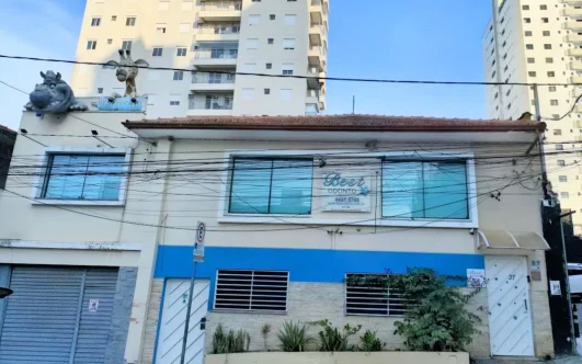 Entrada do consultório odontológico Dra. Letícia Aguiar